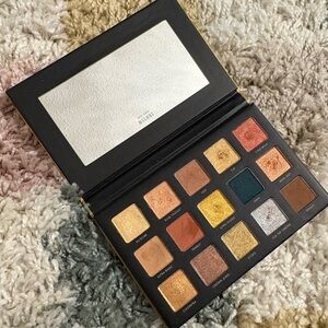 Milani Glided Gold Eyeshadow Palette